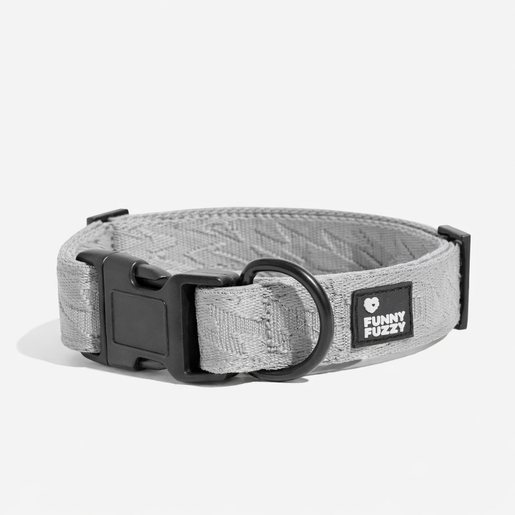 Adjustable Nylon Reflective Dog Collar for Walks and Hikes
