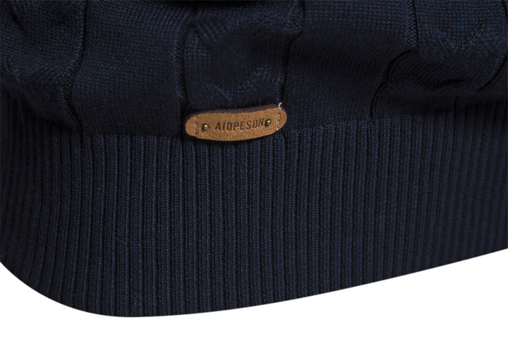 Men's Bergen sweater featuring a distinct Nordic knit pattern and practical half-zip.