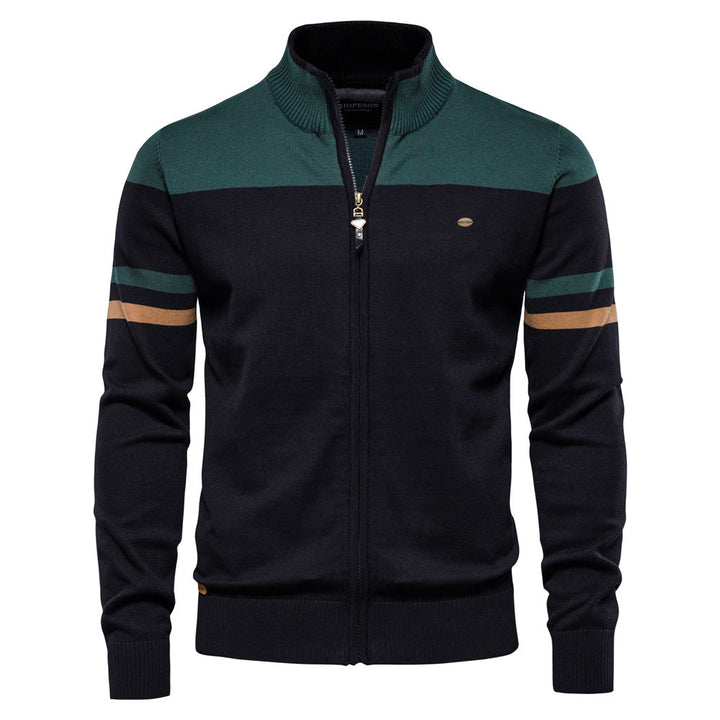 Comfortable men's lightweight cardigan, ideal for versatile styling.