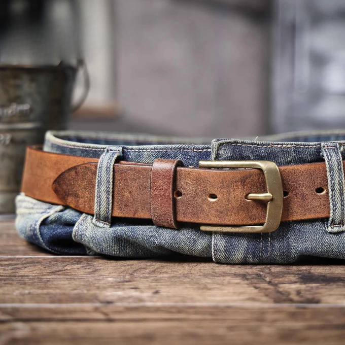 Premium cowhide leather belt for men, a timeless accessory in rich brown.