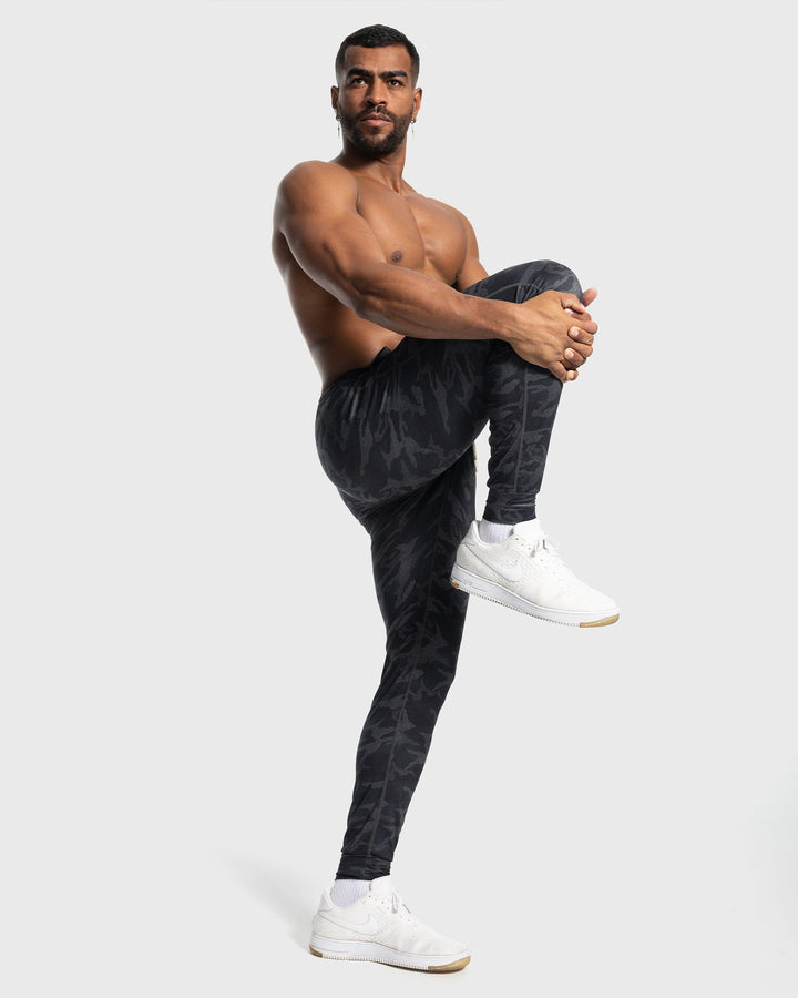 Men's comfort stretch joggers, tapered fit activewear for flexible performance.
