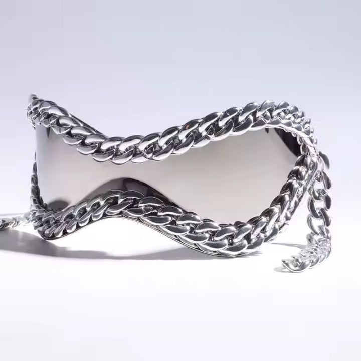 Trendy unisex sunglasses, mirrored lenses & gold chain detail. Fashion statement eyewear.