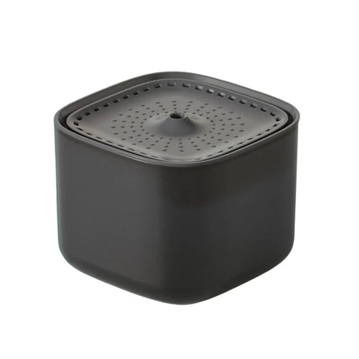 3L pet water fountain with motion sensor, providing fresh, filtered water for cats and dogs, ensuring pet hydration.