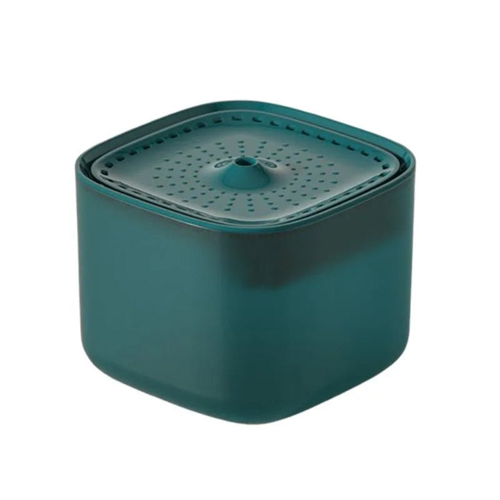 Durable pet water dispenser, 3L capacity with quiet operation and motion sensor technology for optimal pet hydration.