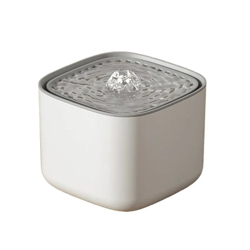 White 3L pet water fountain with smart motion sensor feature, delivering clean, filtered water for cats and dogs.