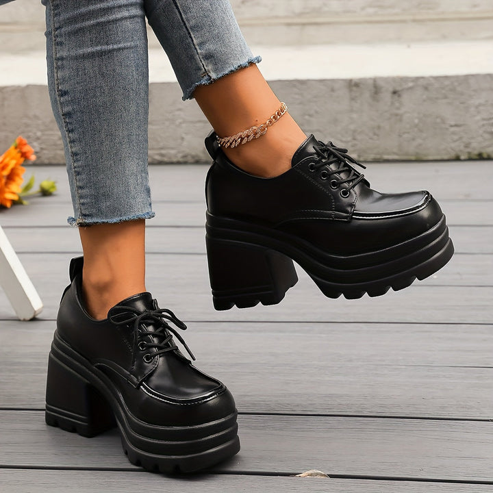 Stylish women's platform oxfords, chunky block heel, brown, ideal for retro fashion and casual wear.