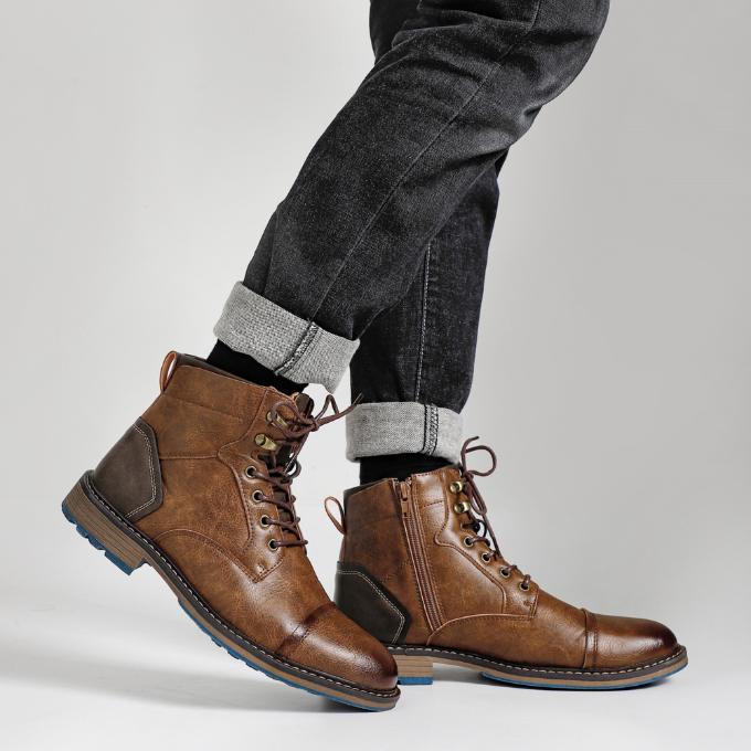 Comfortable men's Bayshore everyday boots with a rugged design and convenient side zip.