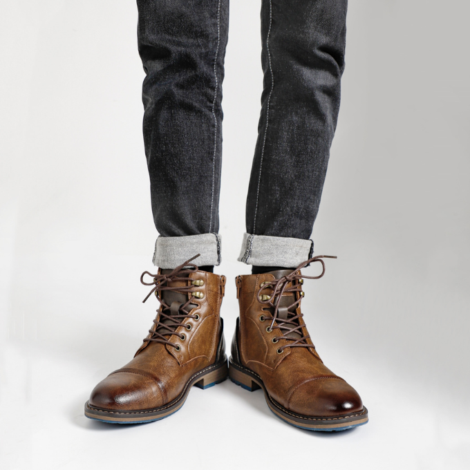 Practical men's Bayshore everyday boots with rugged styling & easy side zip closure for comfort.