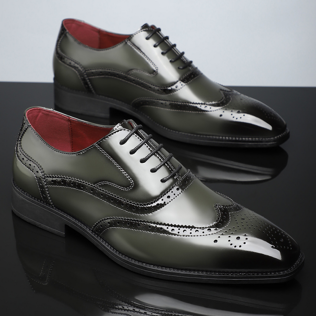 Men's stylish wingtip brogues, blending traditional design with modern comfort for business fashion.