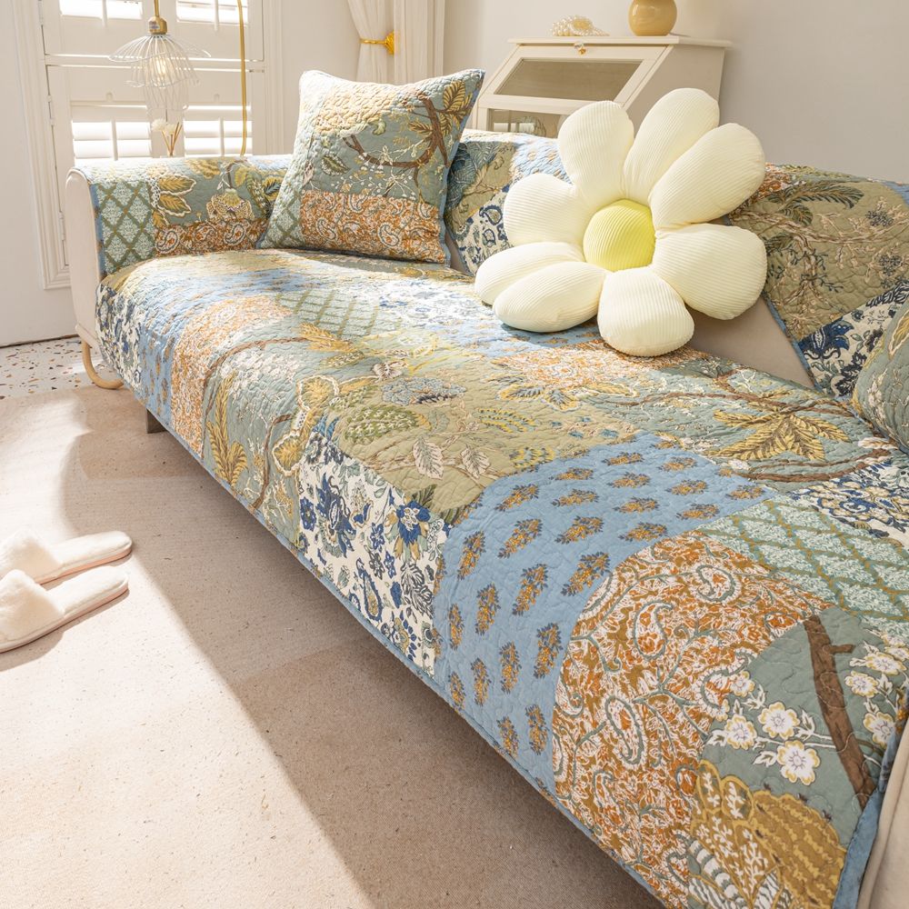 Classic Floral Cotton Sofa Cover with Non-Slip Backing