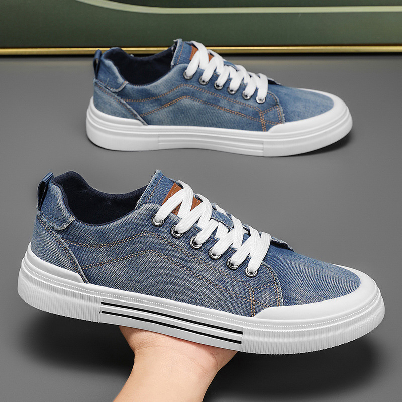 Black men's stylish walking shoes, durable footwear for urban casual outfits.