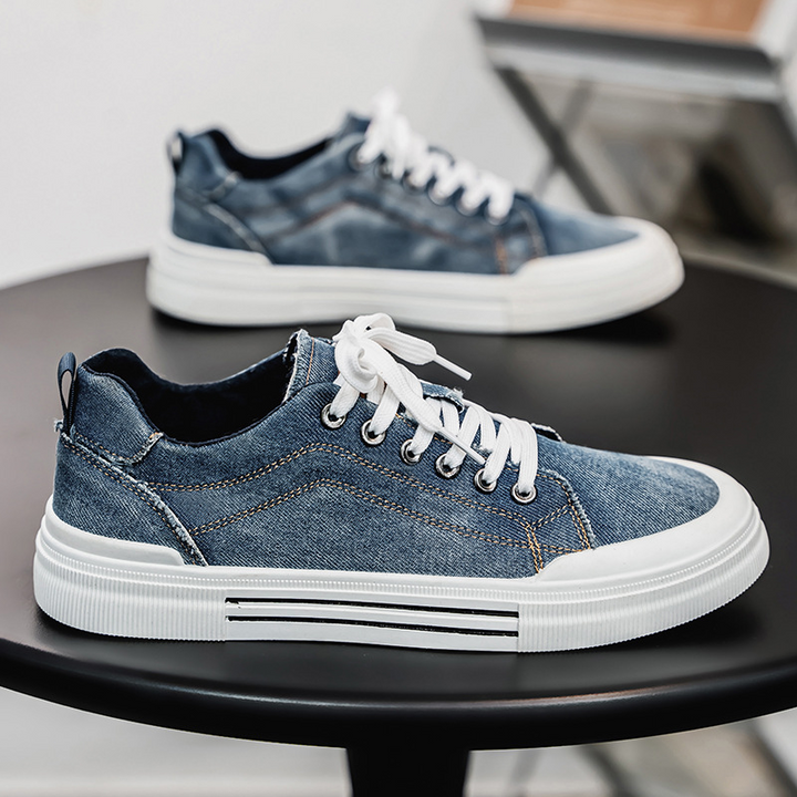 Men's durable casual shoes, comfortable low-top sneakers for urban daily wear.