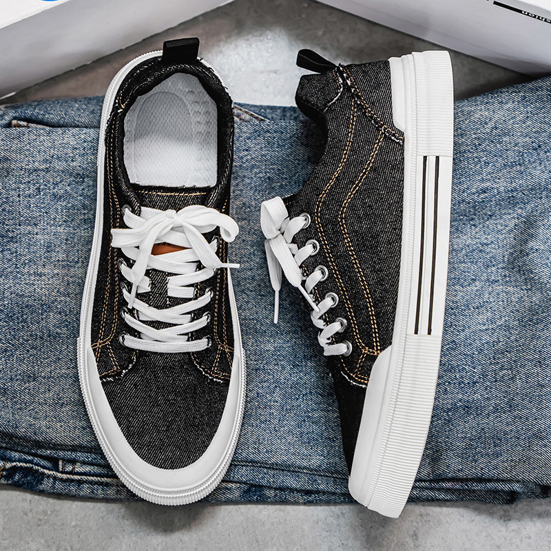 Men's urban fashion sneakers, durable & stylish low-top design for casual wear.