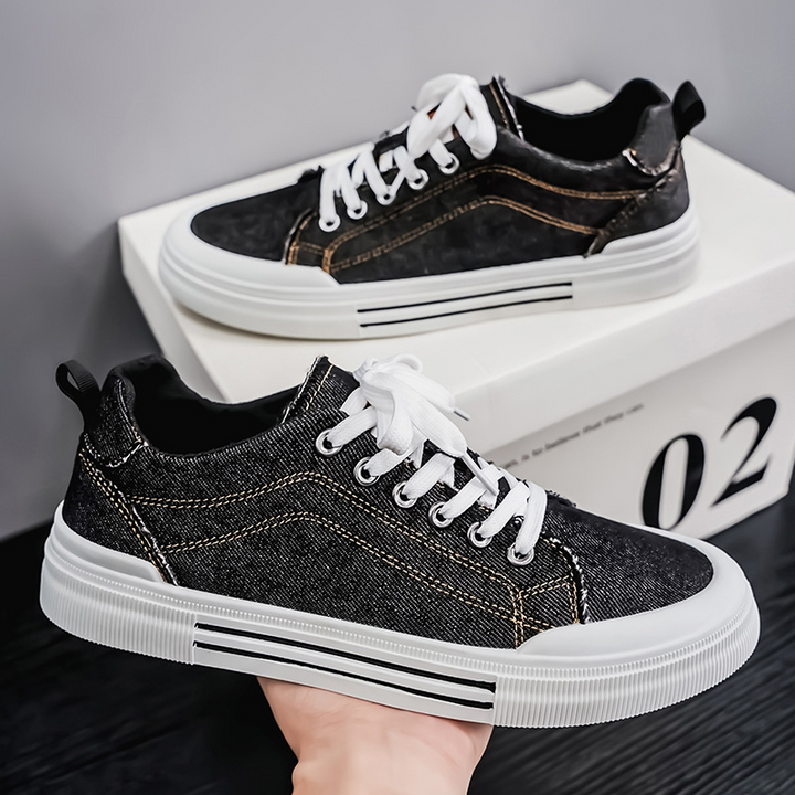 Durable men's street wear sneakers, low-top design for stylish casual daily use.