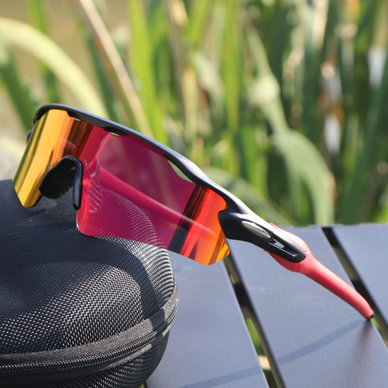 Unisex polarized outdoor glasses. Ideal for sports like running & cycling, offering UV protection and glare reduction.
