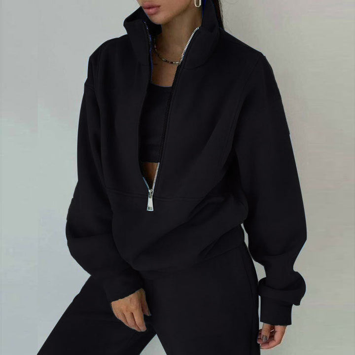Comfortable women's 2-piece set: half-zip pullover & high-waisted joggers. Your perfect travel & casual outfit.