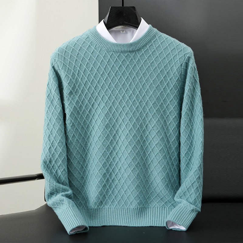 Comfortable men's knitwear pullover, soft fabric, perfect versatile winter essential.