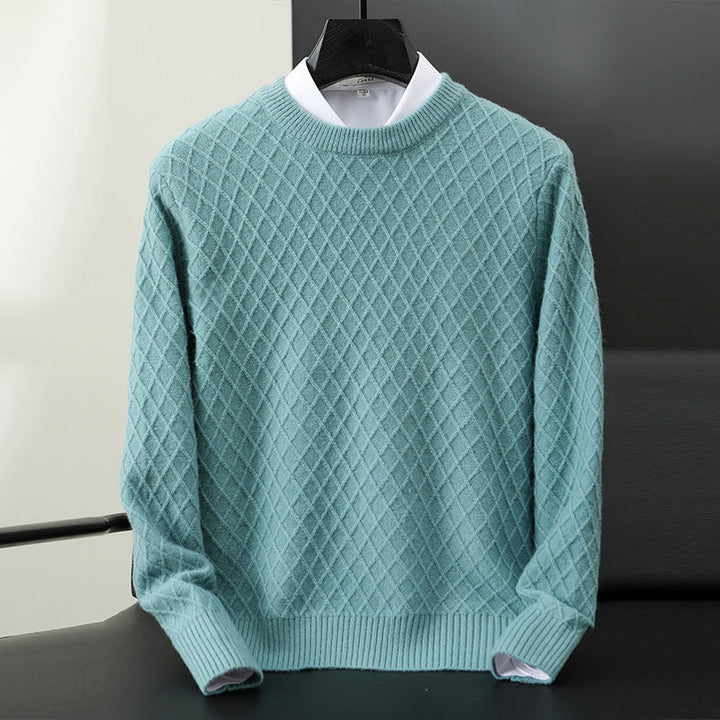 Comfortable men's knitwear pullover, soft fabric, perfect versatile winter essential.