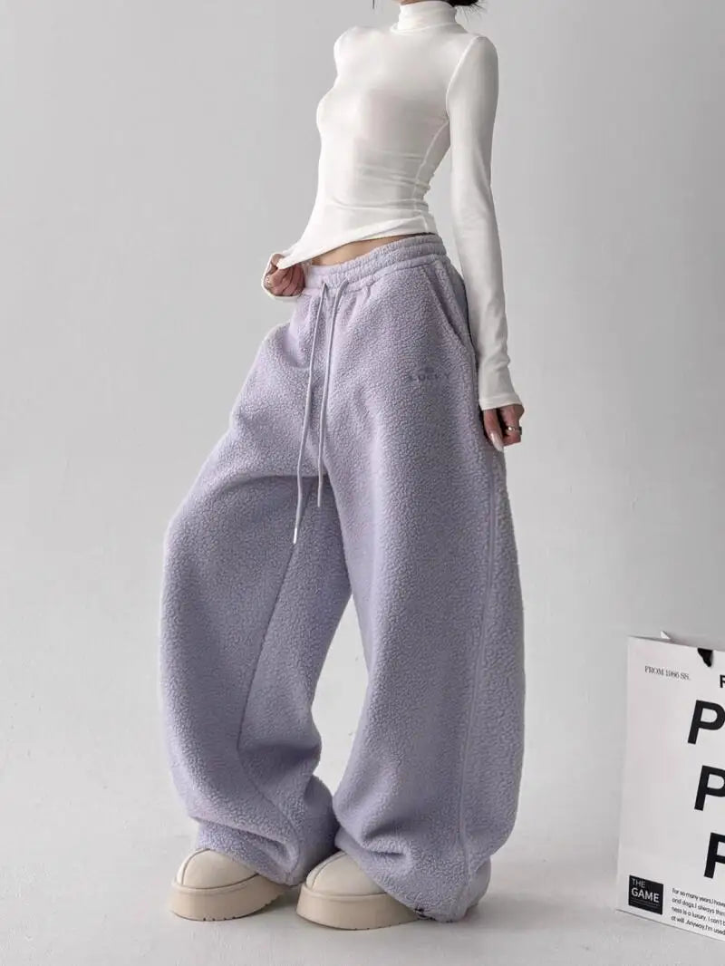 Women's Cloudwalk cozy comfort pants, perfect loungewear with a relaxed fit and soft fabric for everyday style.