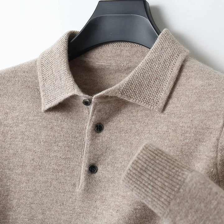 Close-up of elegant men's everyday cardigan fabric, showcasing comfortable texture.