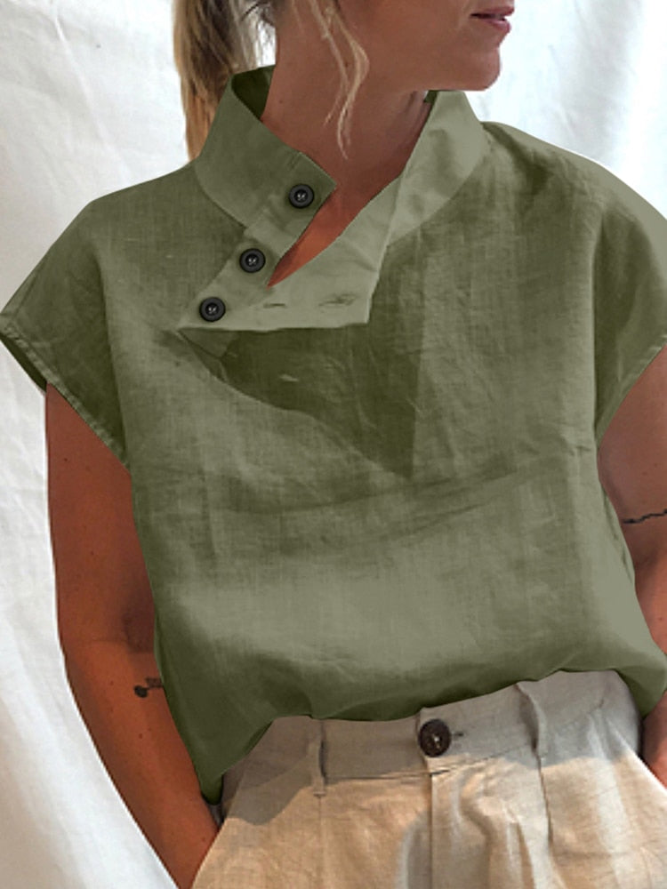 Stylish men's button-down shirt for everyday wear. Relaxed fit, perfect versatile casual top for spring & summer.