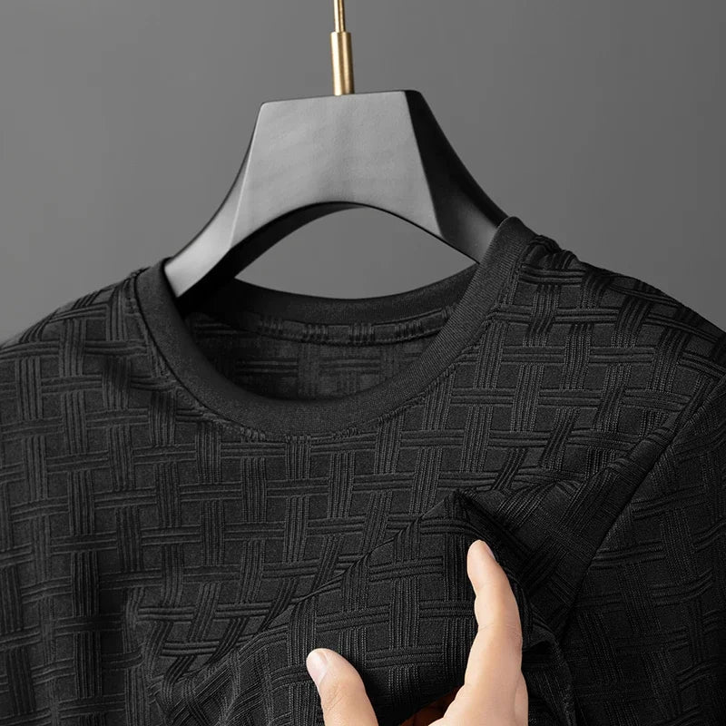 Comfortable men's short sleeve t-shirt with a classic crew neck, ideal for versatile daily wear.