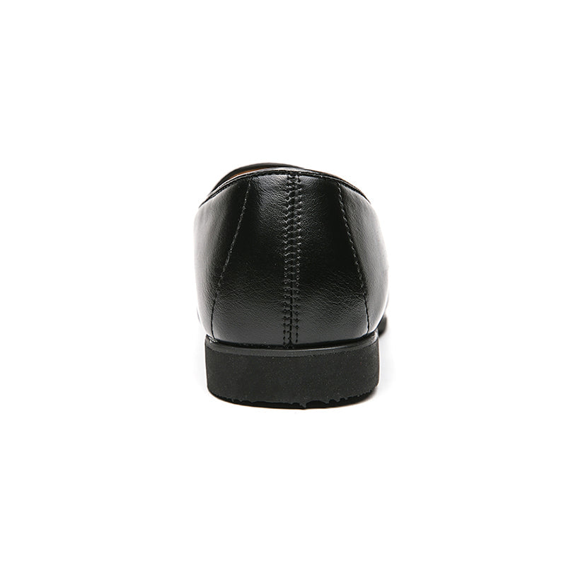 Versatile men's tasseled loafers, slip-on design for both dressy and everyday wear.