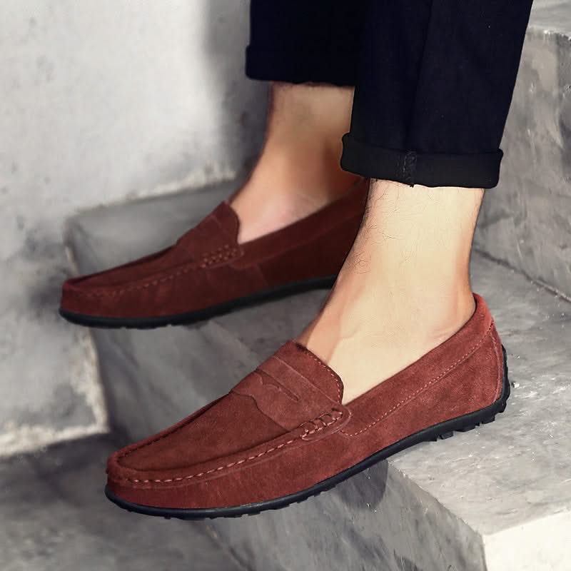 Elegant men's Hudson loafers, versatile slip-on dress shoes for refined everyday fashion. Comfortable men's footwear.