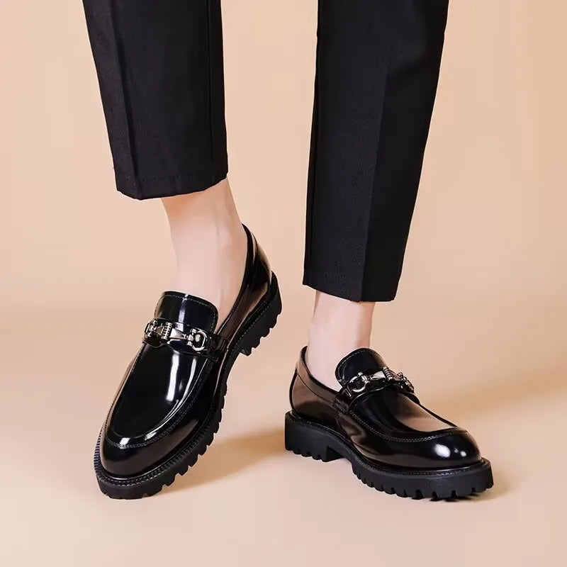 Classic men's loafers, a stylish slip-on dress shoe ideal for both formal and casual settings.