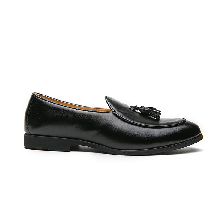 Men's comfortable tasseled slip-on work shoes, professional and fashionable for office wear.