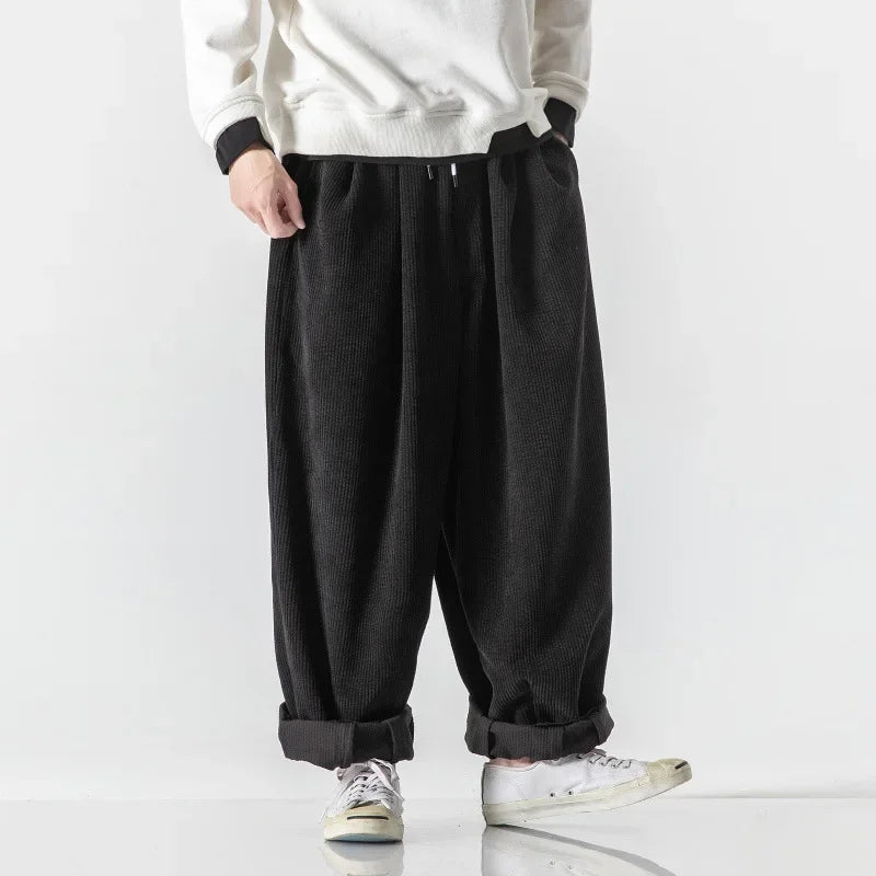 Active lifestyle unisex sweatpants; relaxed fit joggers for comfort, perfect for casual activities.