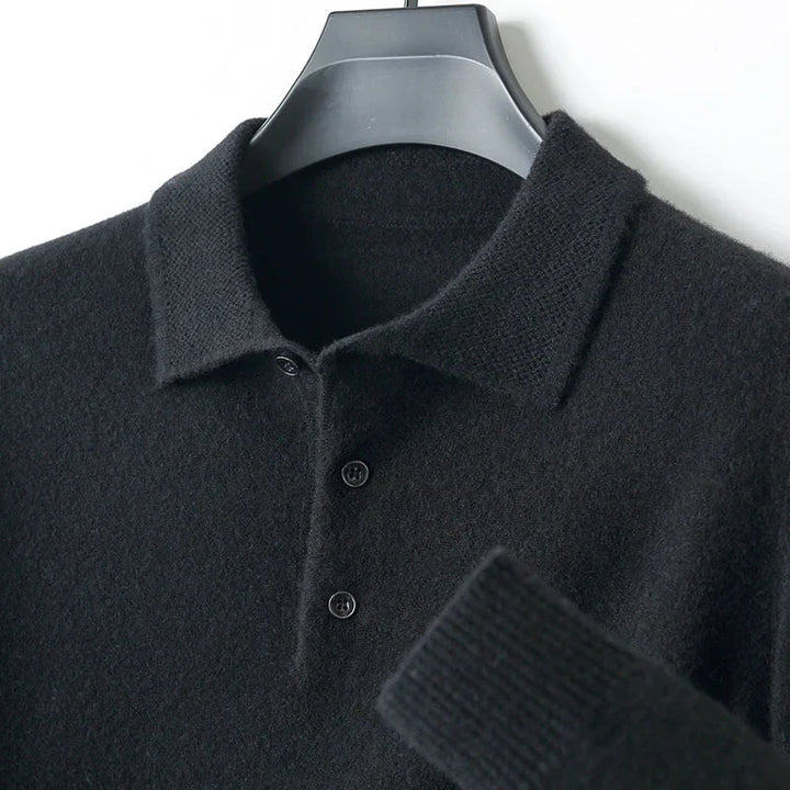 Refined men's elegant cardigan, perfect for sophisticated everyday fashion and comfort.