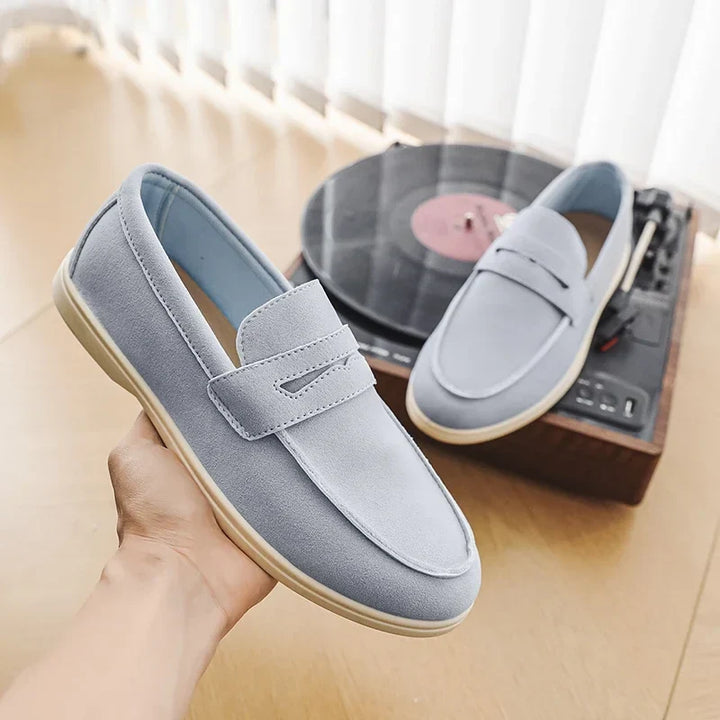 Versatile men's loafers, easy slip-on style for ultimate comfort and elegance.