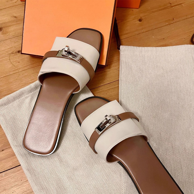 Stylish women's square-toe leather slides, comfortable slip-on sandals with a modern chic look.