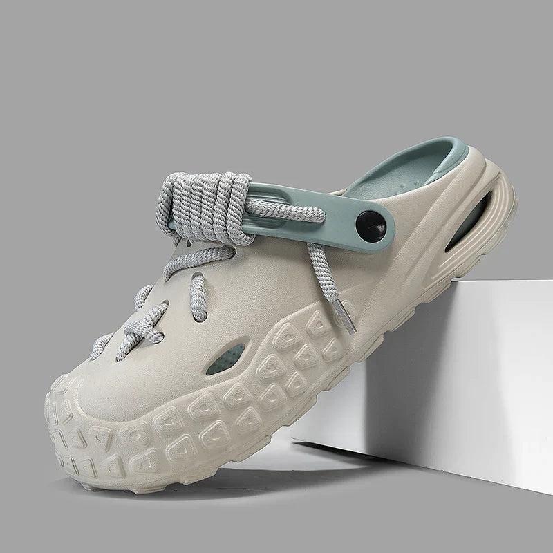 Water-friendly men's casual clogs, cushioned for everyday comfort.