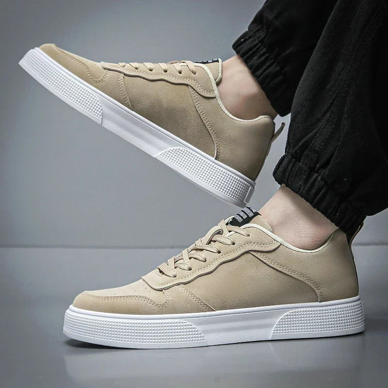 Modern men's lace-up court sneakers, designed for versatile everyday comfort. Ideal casual shoes for active street wear.
