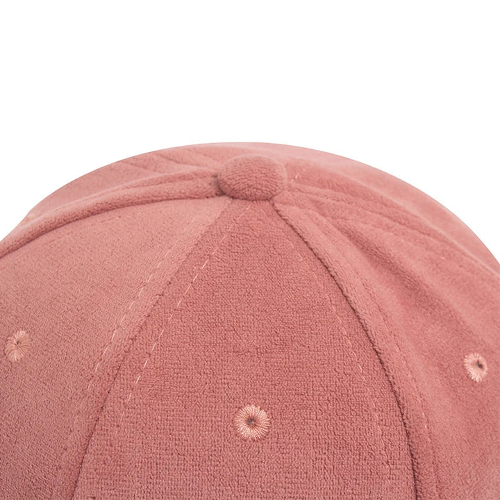 Adjustable baseball cap, unisex, a comfortable and stylish accessory for everyday use.