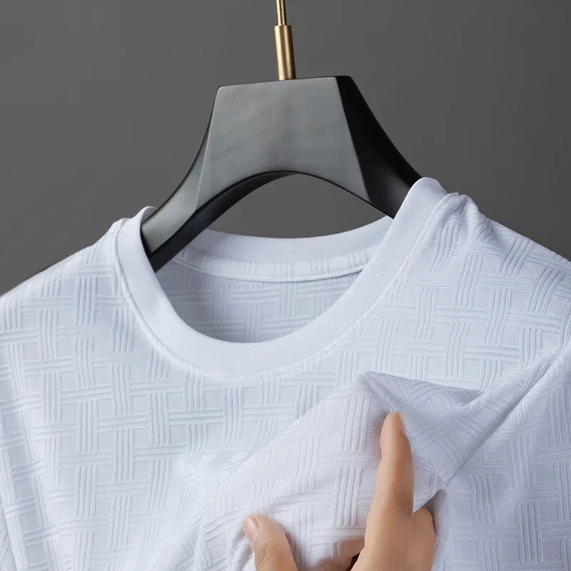 Soft, breathable men's comfort t-shirt, a wardrobe essential basic tee for effortless style.