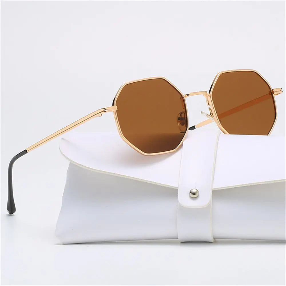 Fashionable unisex tetragon shades offering complete UV protection and a modern look.