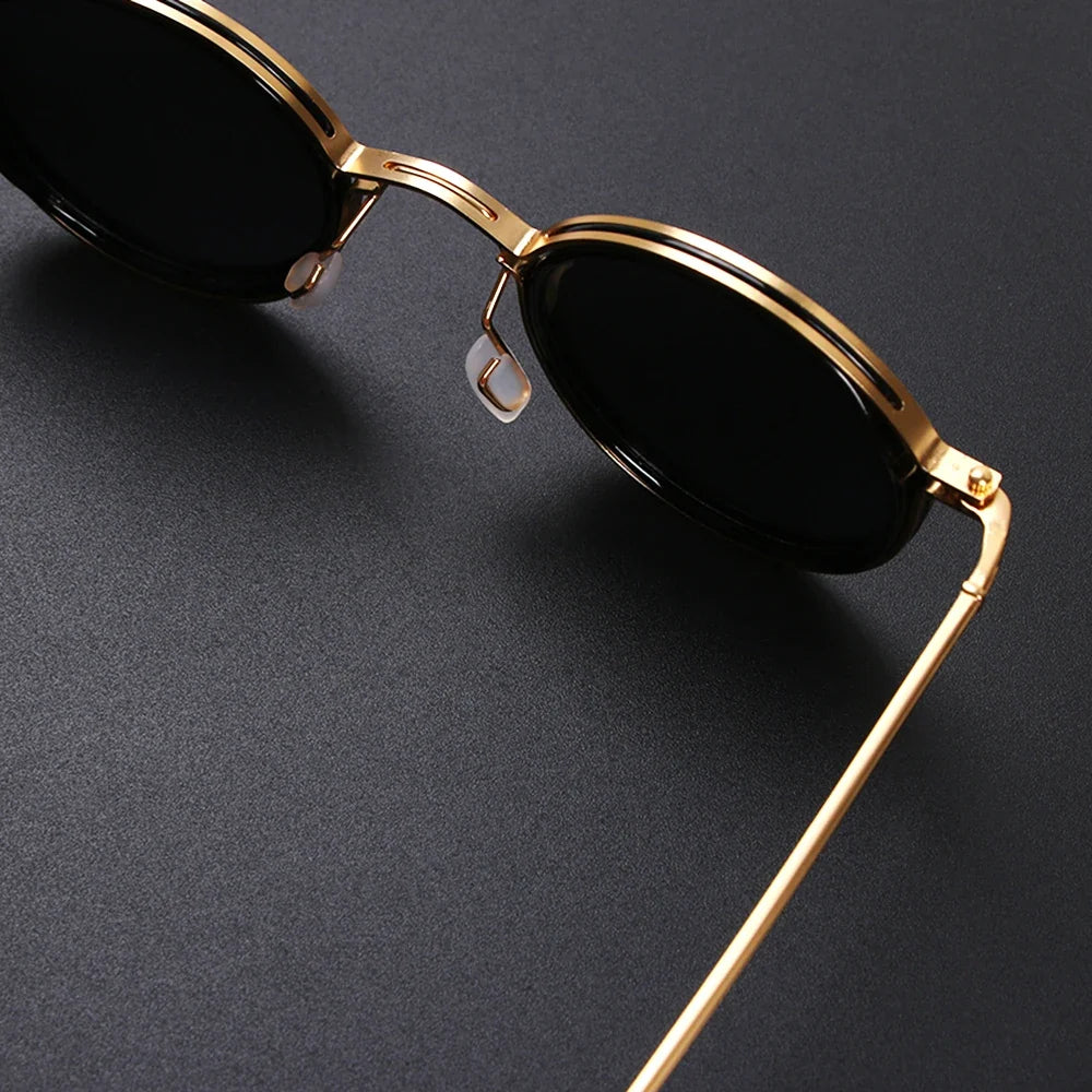 Unisex polarized anti-glare sunglasses. Optimal UV protection & clear vision. Essential fashion eyewear accessory.