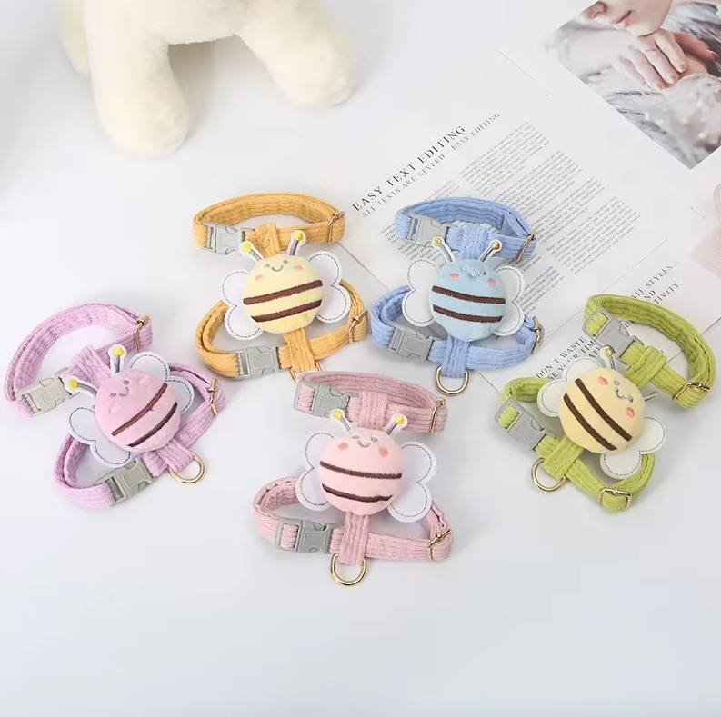 Pet lead with bee motif, matching the adjustable dog harness, essential for safe pet walks.