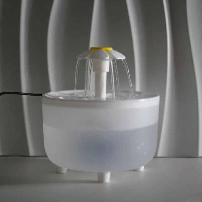 Automatic pet drinking fountain for cats and small dogs, flower design, promoting pet hydration
