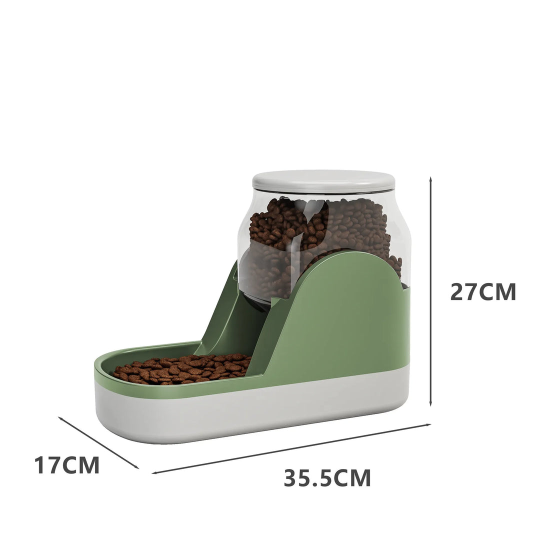Transparent reservoir on a 3.8L automatic pet feeder, clearly showing the dog food levels and water supply.