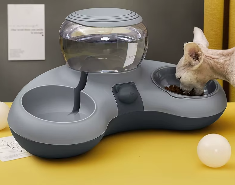 Automatic pet food and water dispenser combo featuring non-slip materials for efficient pet care.