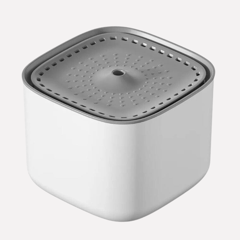 New4 automatic pet waterer, ideal for cats and dogs' hydration with multi-stage filtration