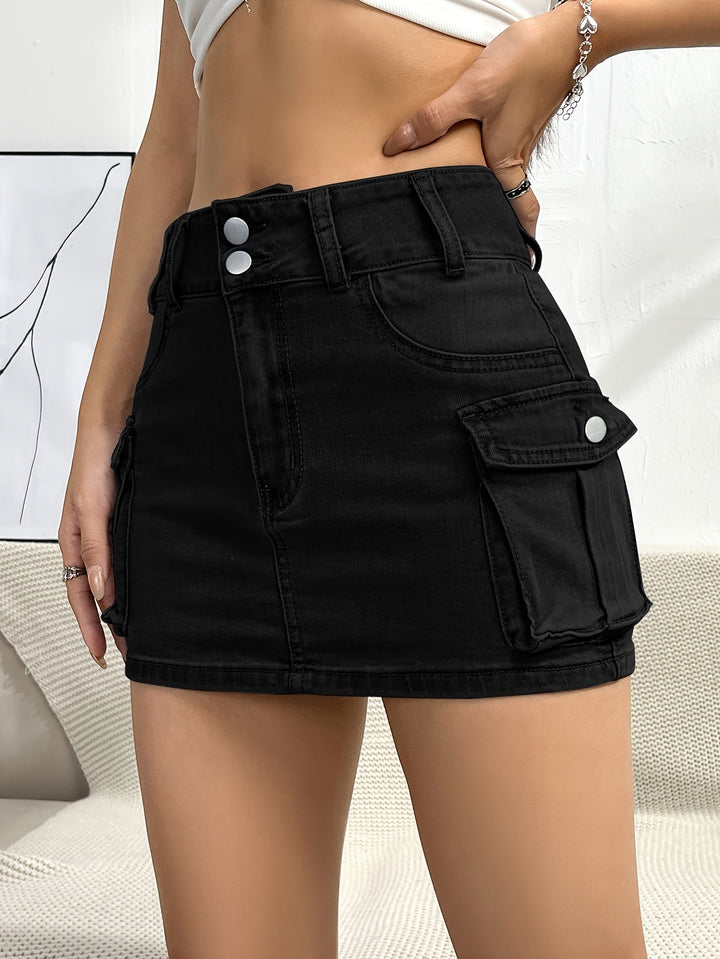 Black high waist cargo mini skirt for women, perfect for trendy street style fashion.