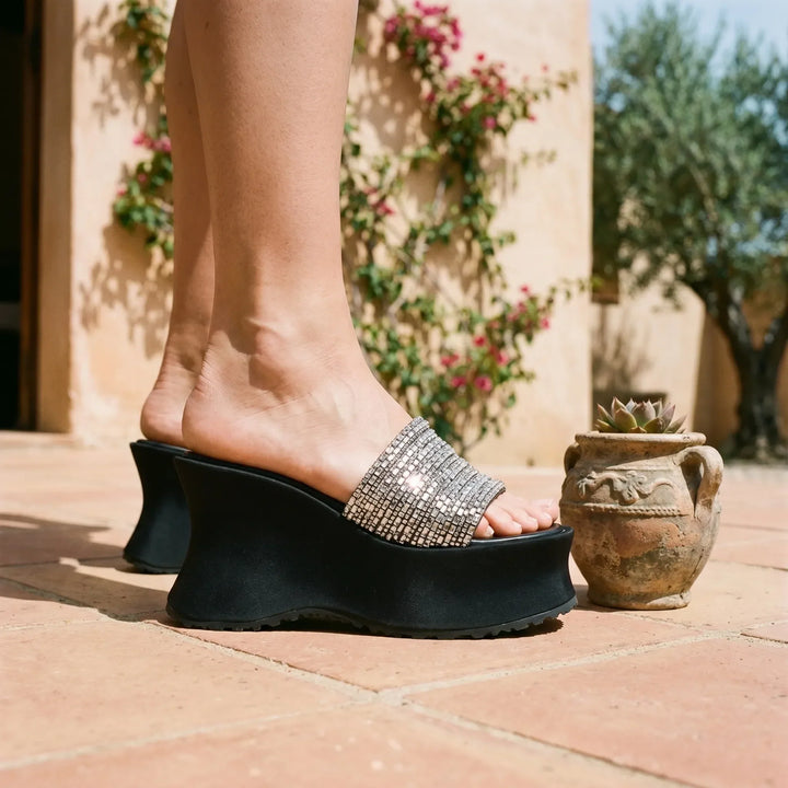 Bold animal print women's chunky platform sandals, open toe slip-ons, perfect for summer fashion.