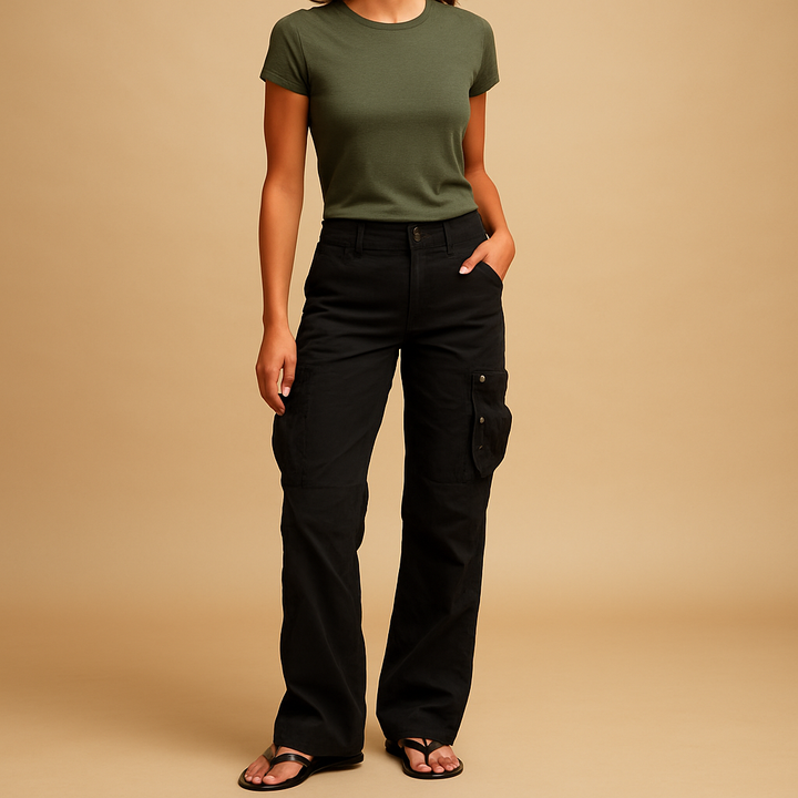 Women's versatile straight-leg cargo pants for everyday comfort, featuring multiple utility pockets and a modern style.