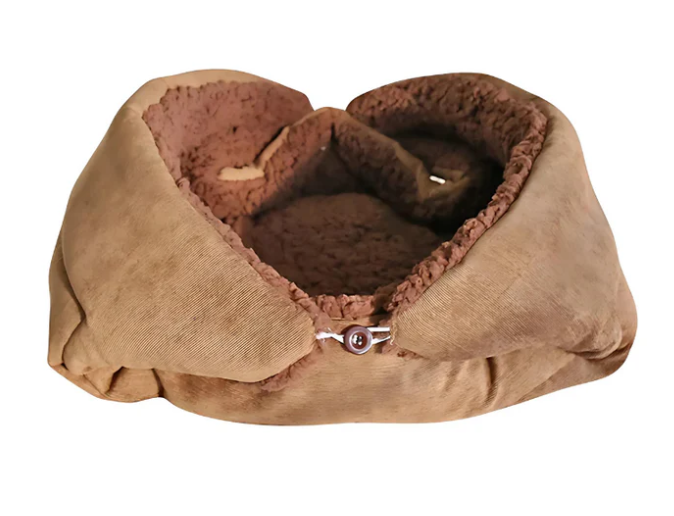 Small pet bed and warm blanket combo, designed for cozy pet comfort and easy cleaning.