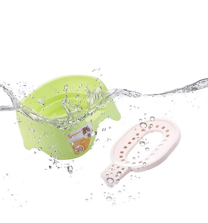 Modern cat litter tray and scooped, a practical solution for pet care and home hygiene